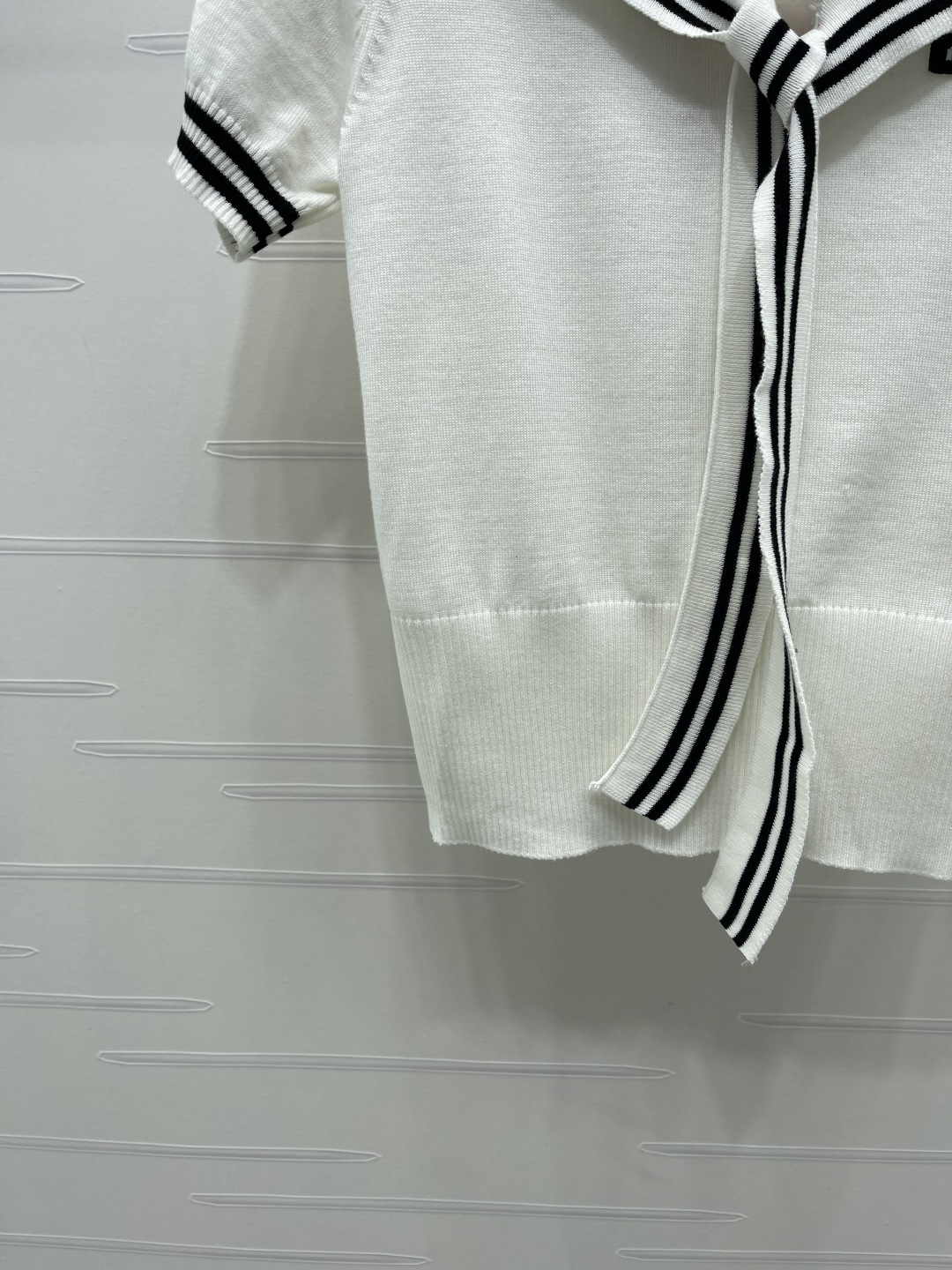 Women's short sleeves